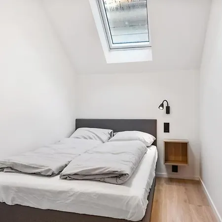 Newly Renovated In The Heart Of Center Appartement