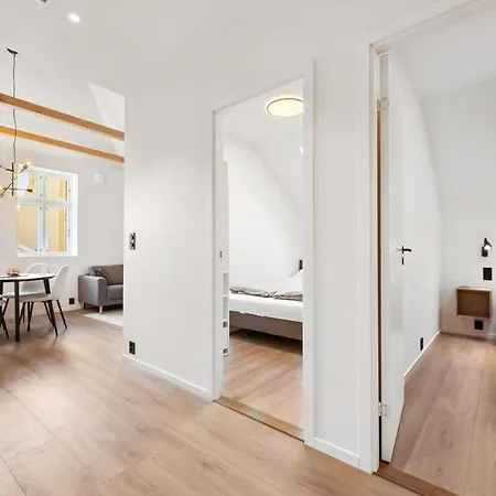 Newly Renovated In The Heart Of Center Appartement