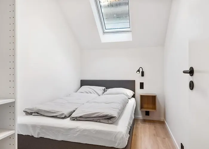 Newly Renovated In The Heart Of Center 아파트